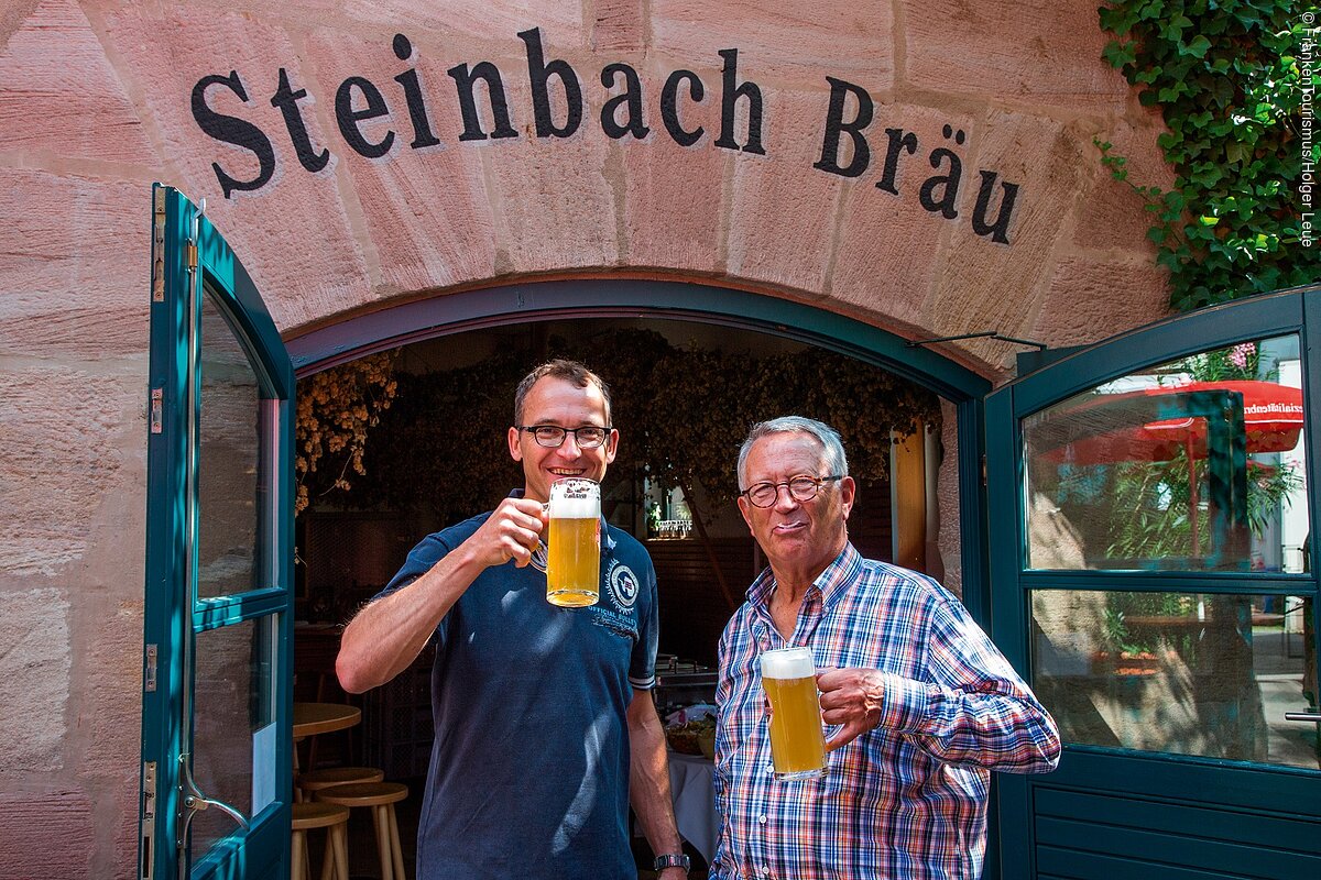 Braumeister Christoph und Dieter Gewalt von der Steinbach Bräu