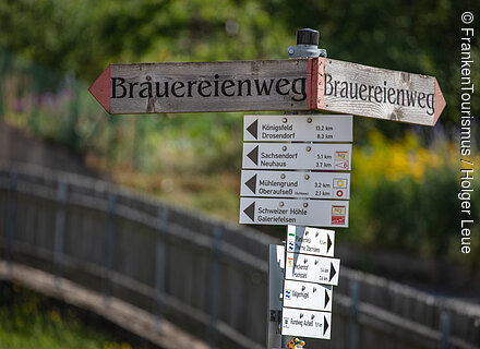 Fränkische Schweiz, Wanderschild am Brauereienweg bei Aufseß