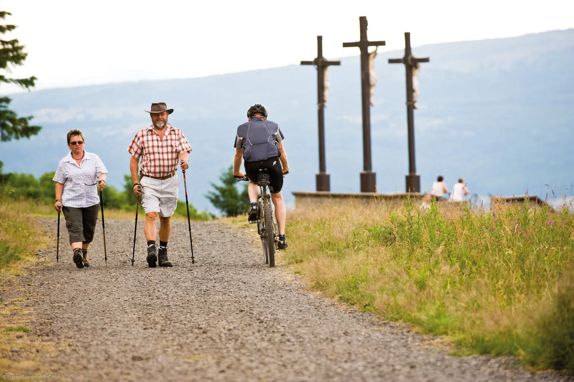 Wandern und Radeln auf dem Kreuzberg