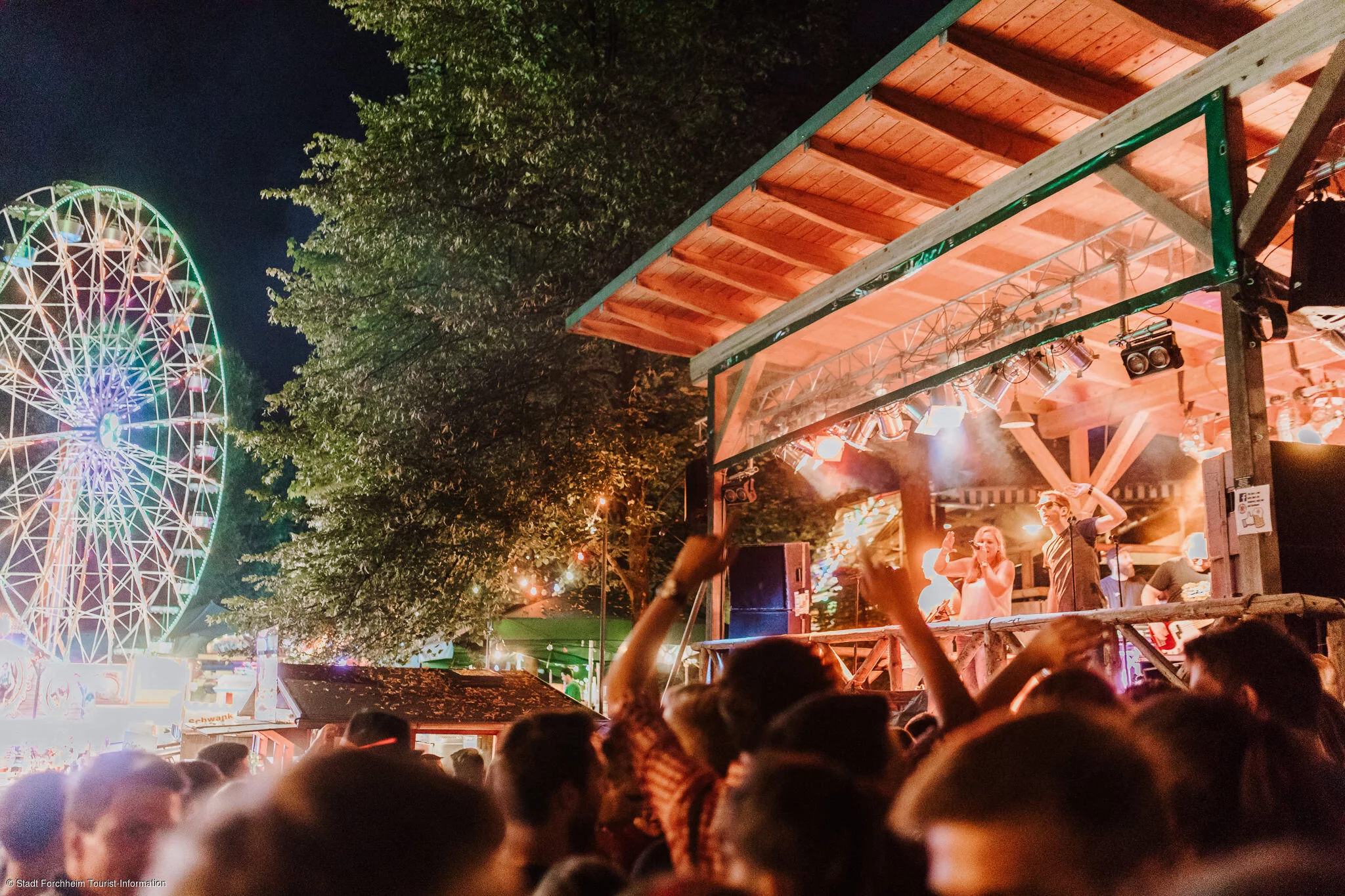 Annafest bei Nacht
