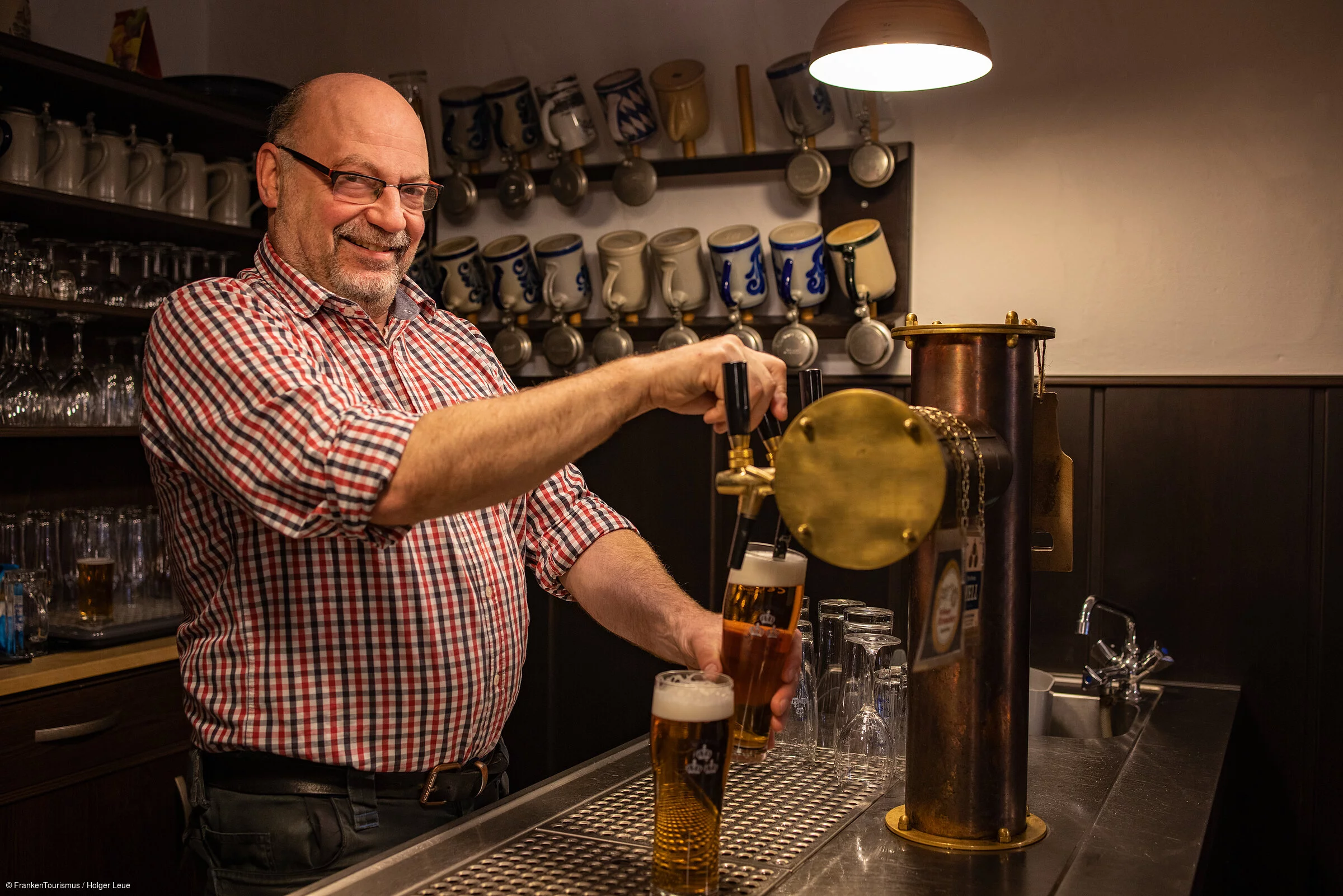 Brewmaster Josef Lindner of Brauerei Drei Kronen brewery, Scheßlitz, Franconia, Bavaria, Germany