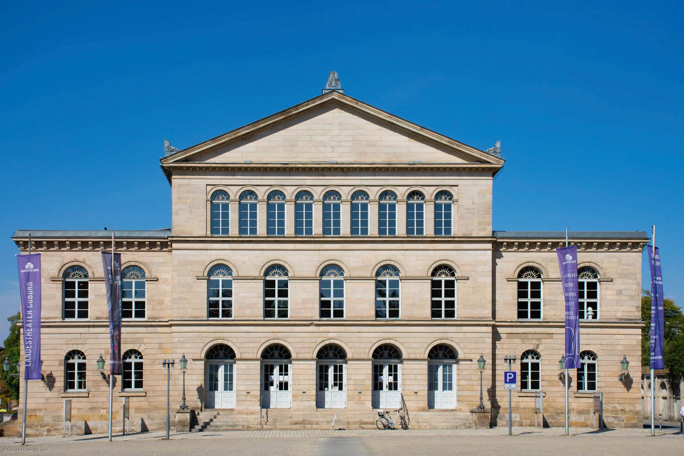 Schloßplatz - Landestheater