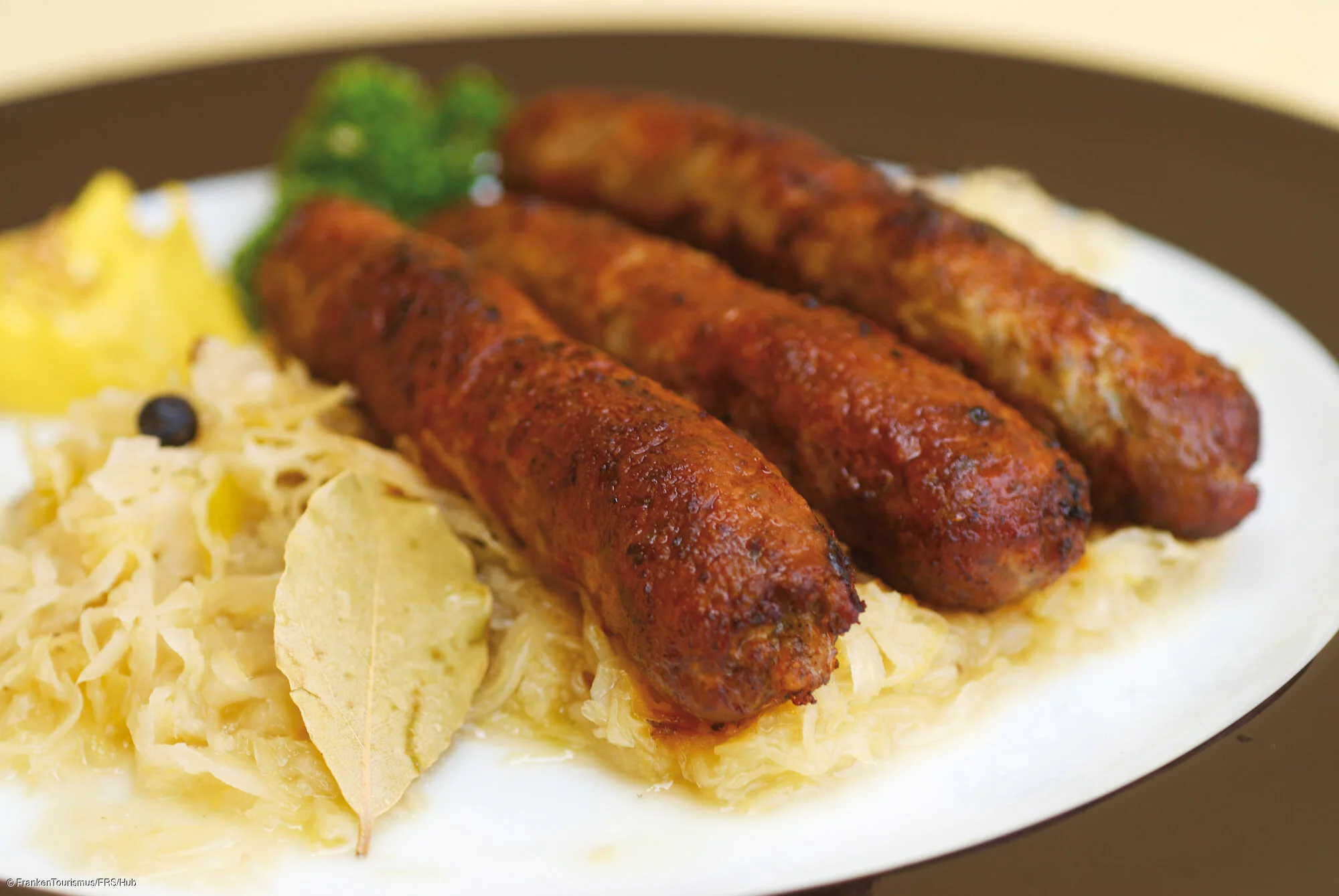 Fränkische Bratwurst mit Sauerkraut