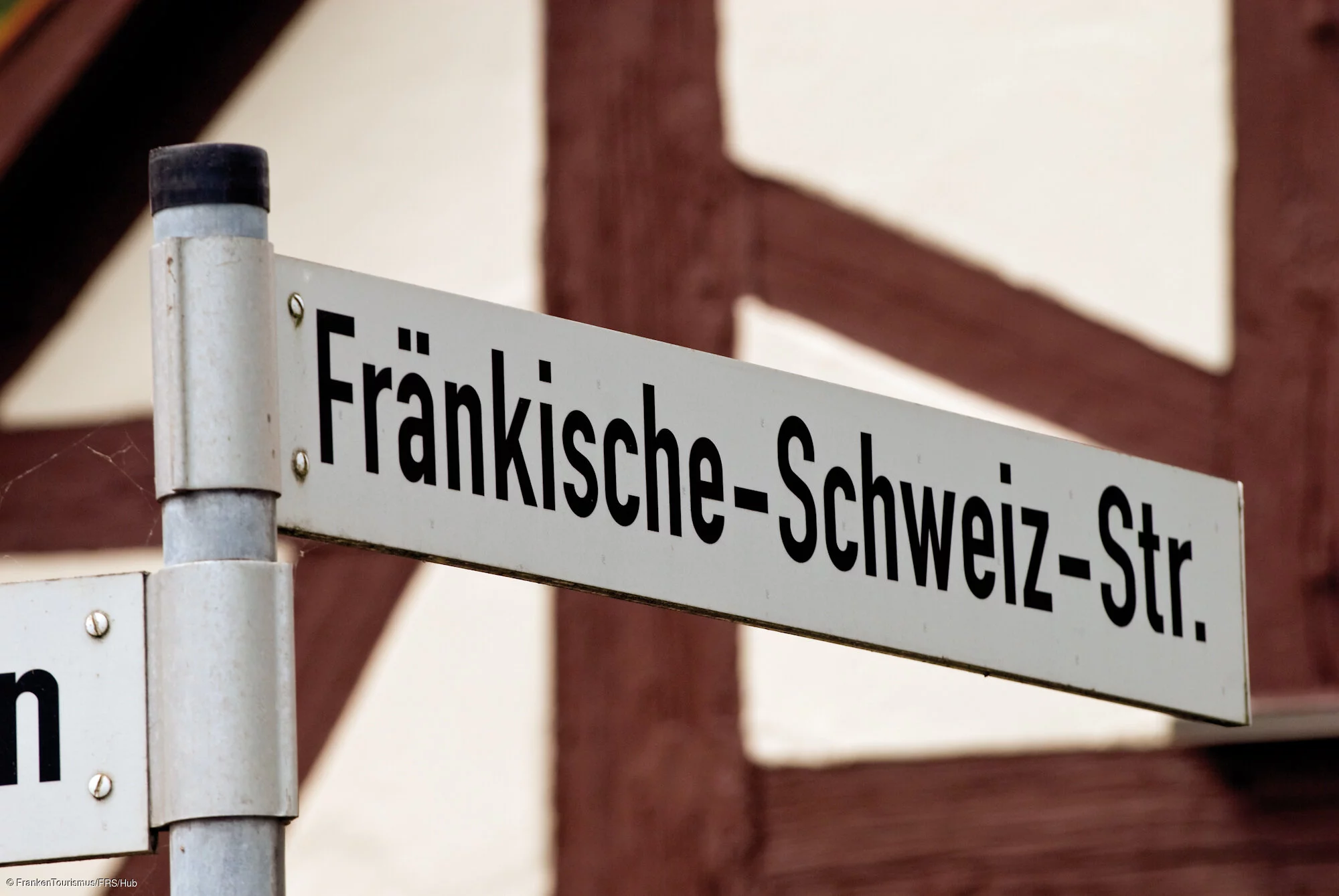 Schild "Fränkische Schweiz Straße"