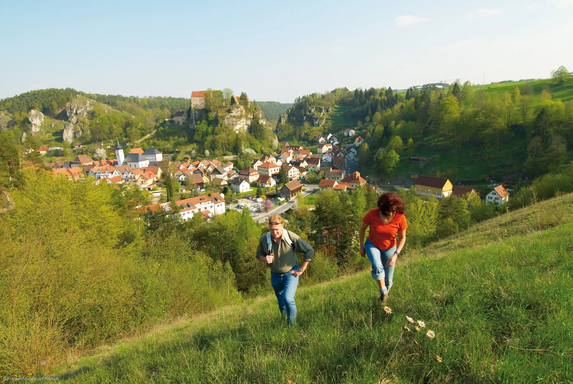 Blick auf Pottenstein mit Burg