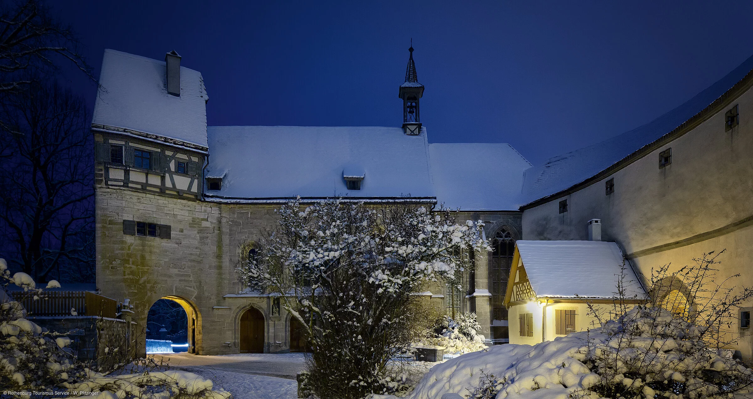 St. Wolfgangs Kirche bei Nacht
