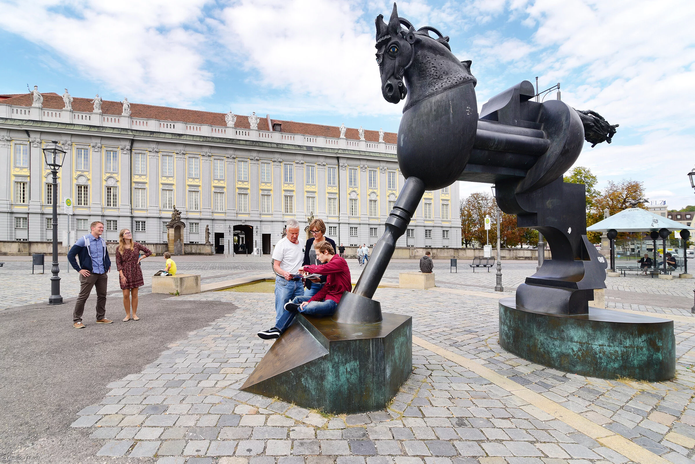Schlossplatz mit "Anscavallo"