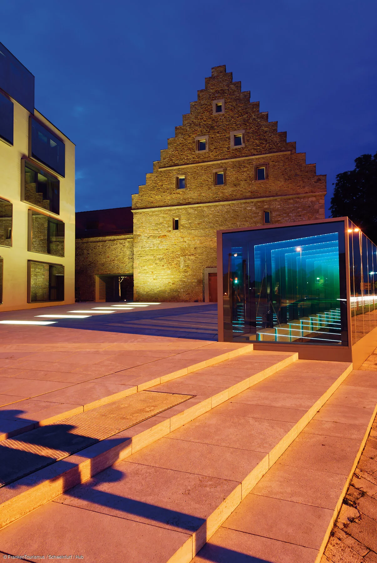 Ebracher Hof - Glaslaterne bei Nacht