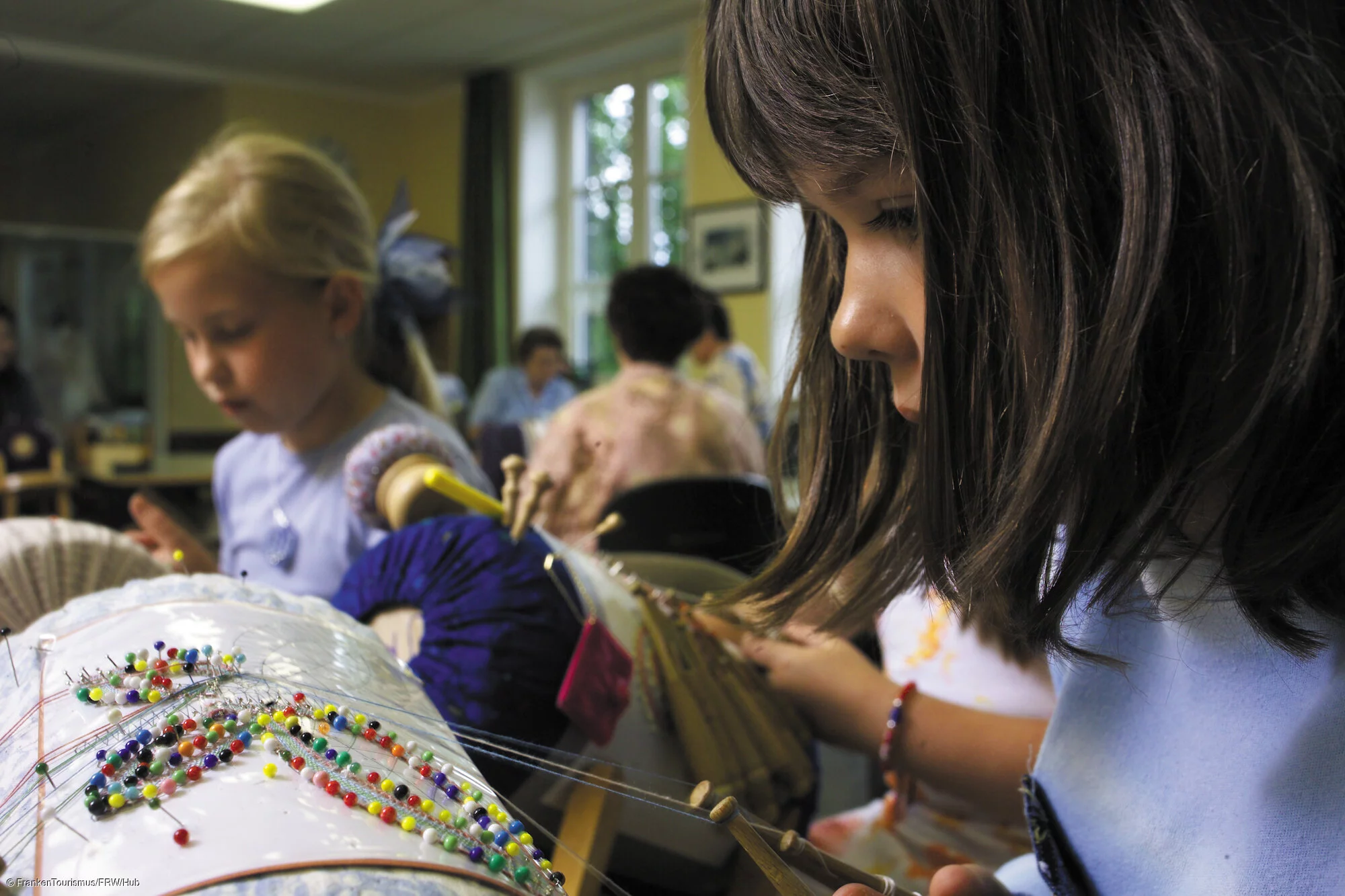 Kinder in der Klöppelschule Nordhalben