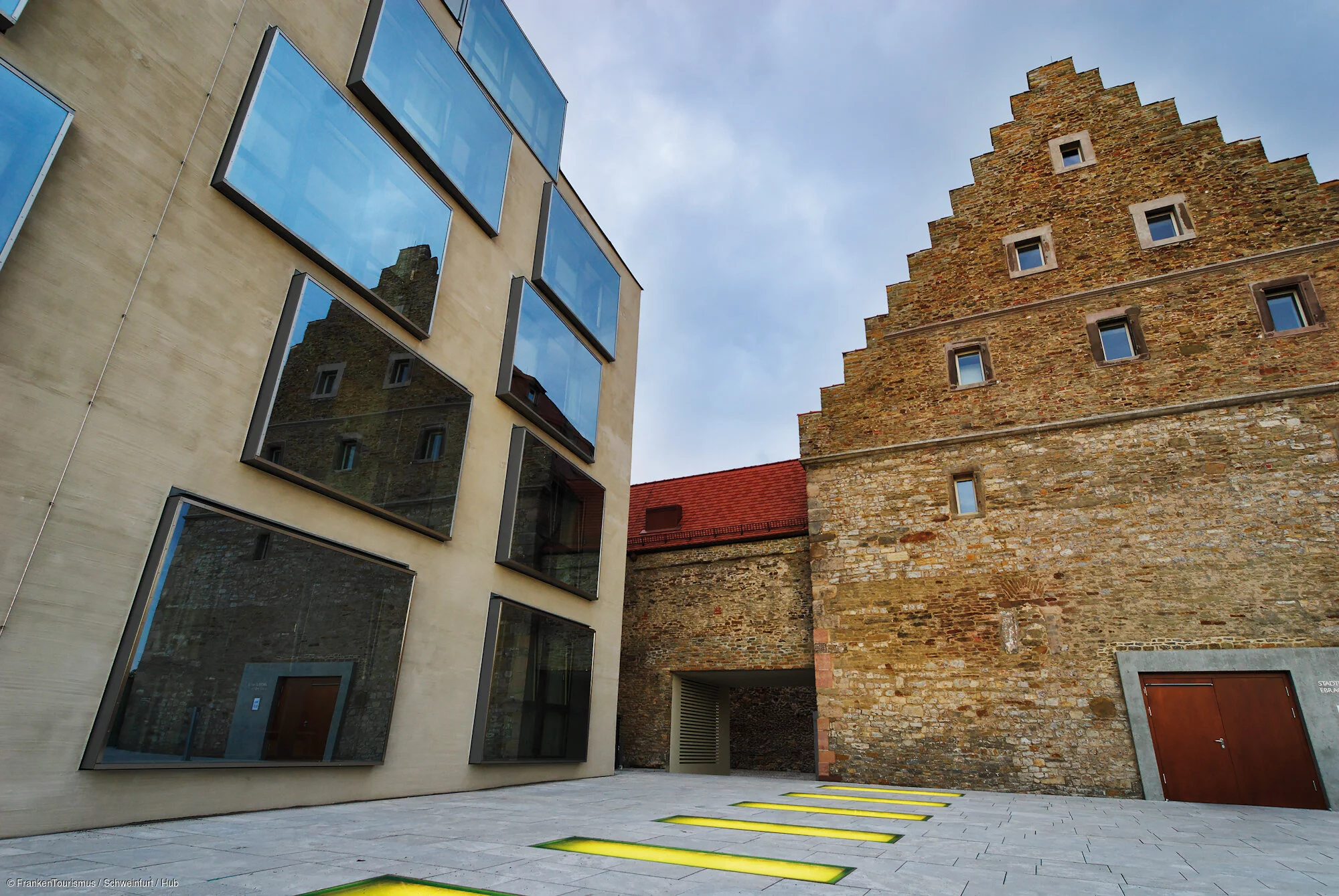 Ebracher Hof in der Dämmerung