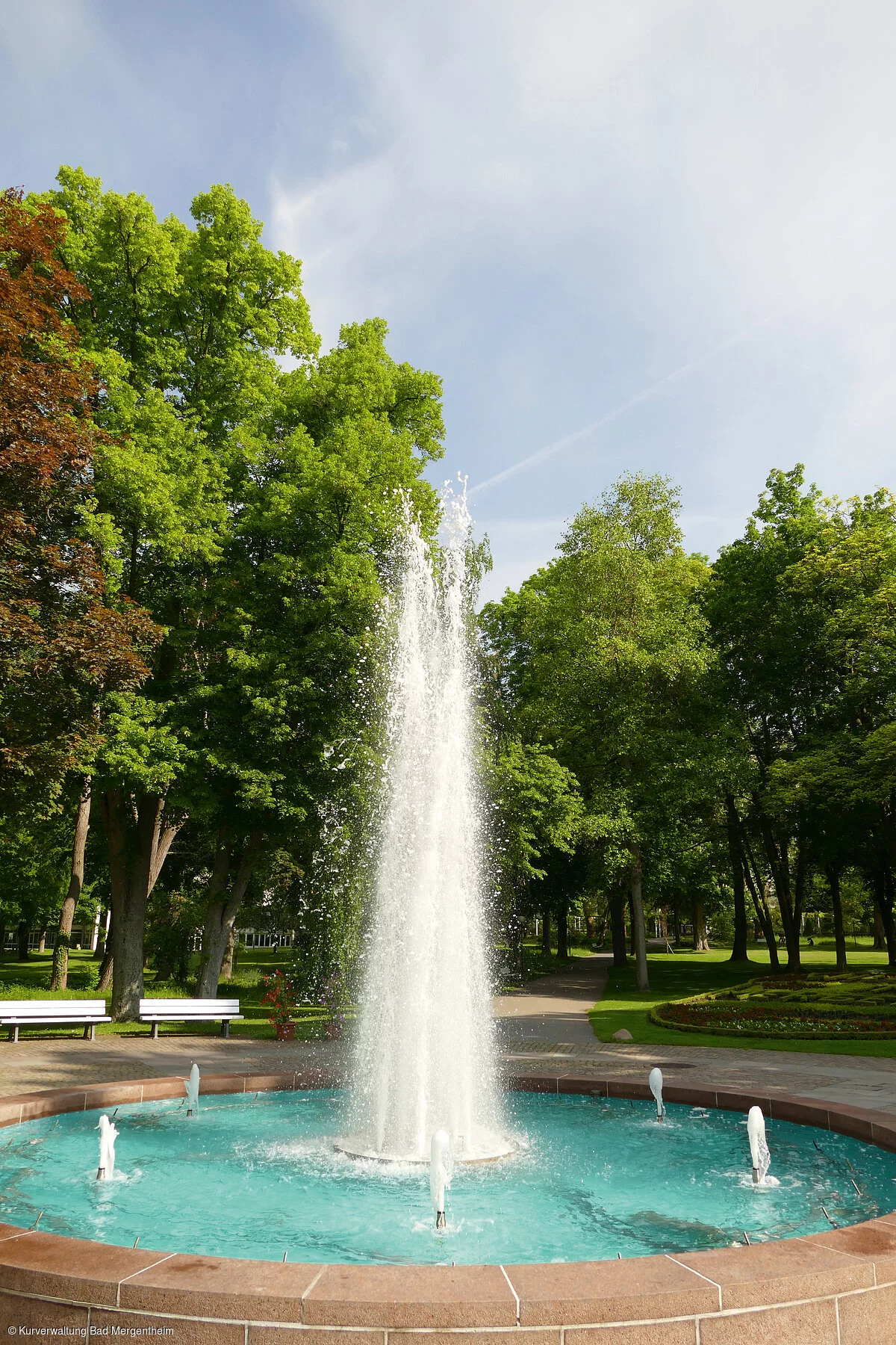 Große Fontäne vor dem Haus des Gastes im Kurpark