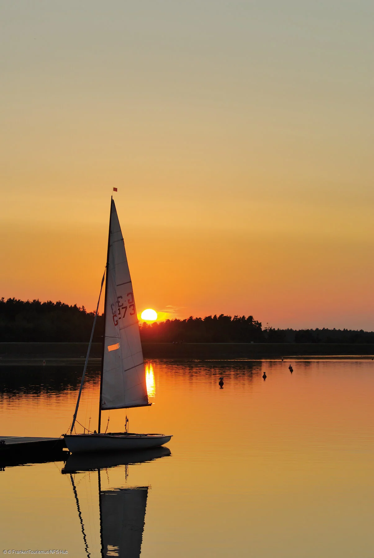 Segeln am Rothsee bei Sonnenuntergang