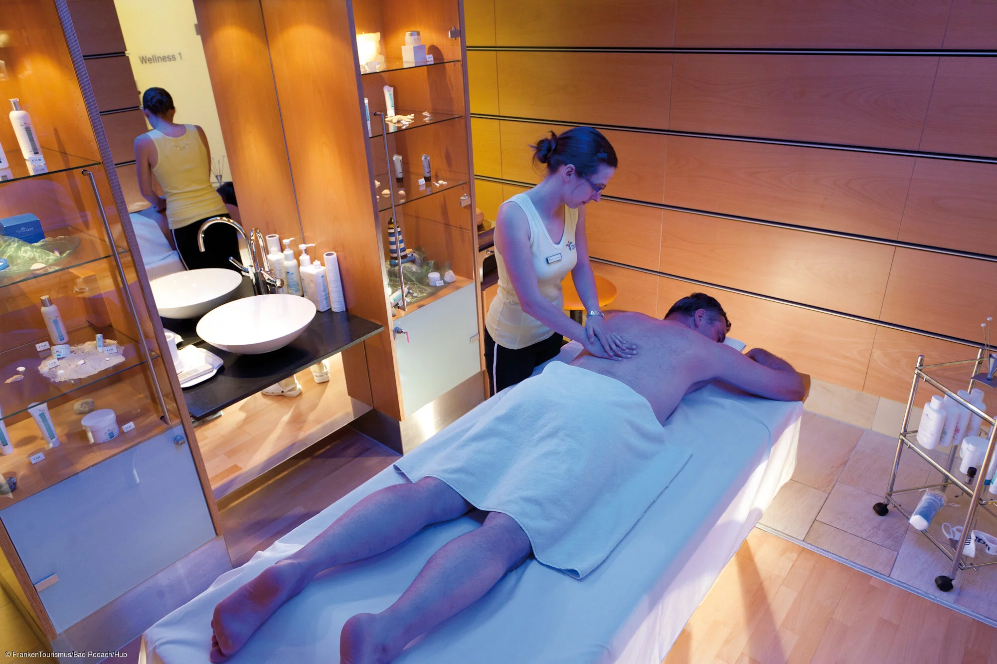 Massage und Rosenbad