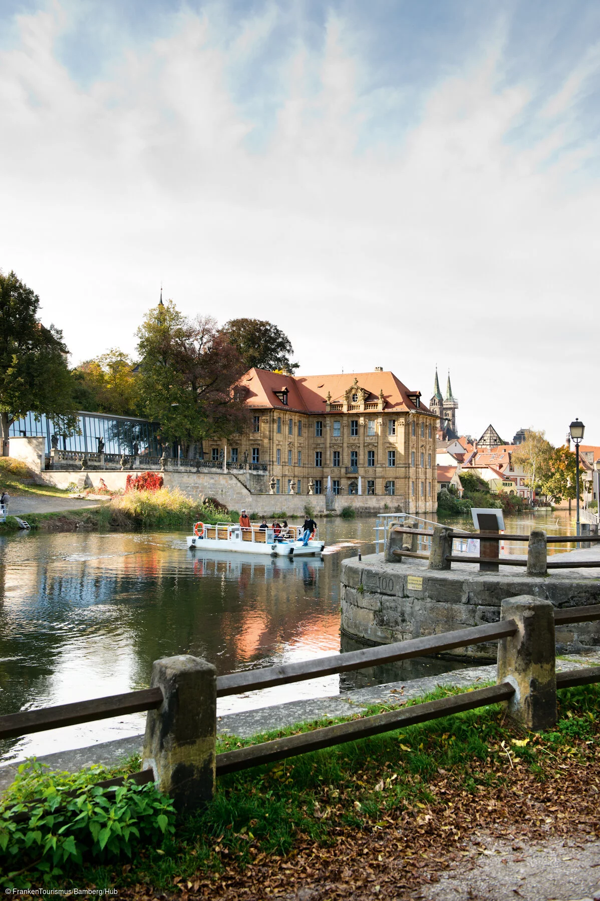 Bootsfahrt auf der Regnitz beim Künstlerhaus/Wasserschloss Concordia