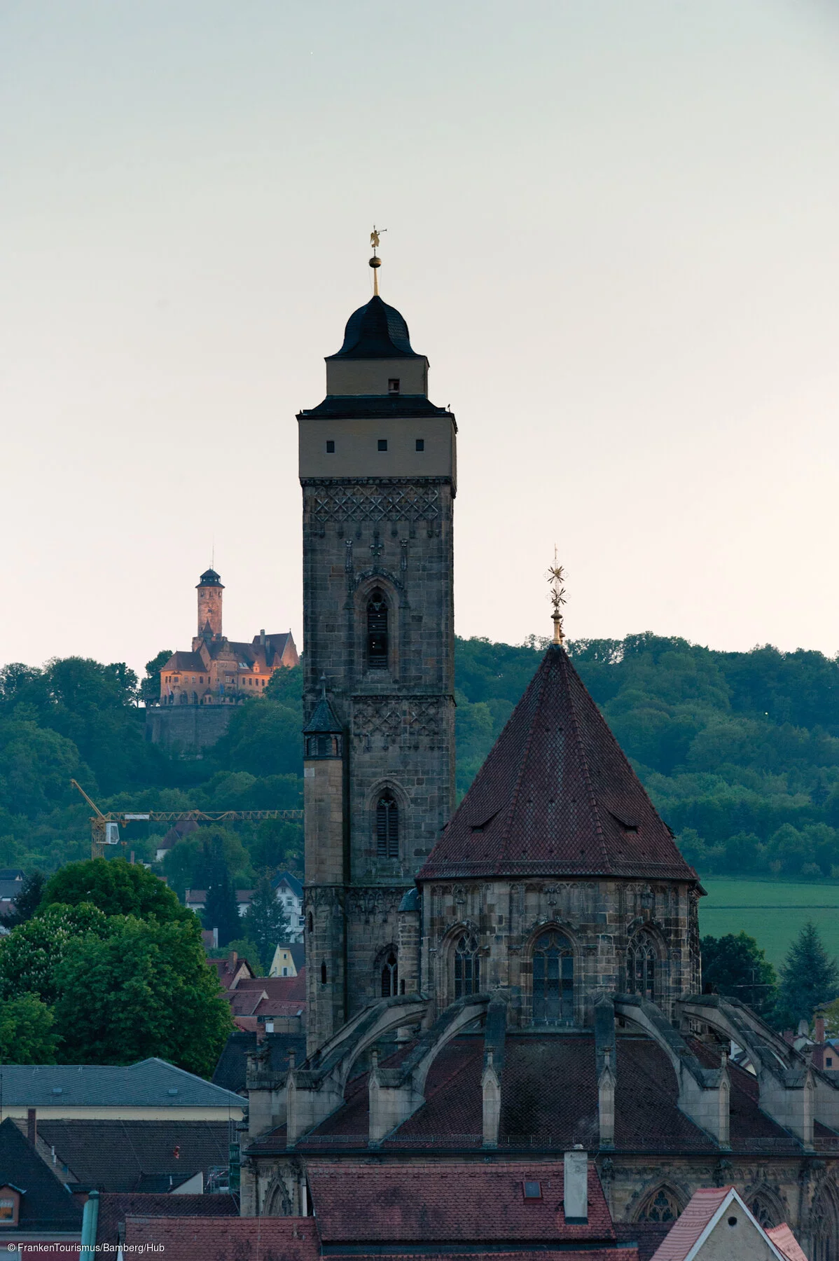 Stadtansicht mit Altenburg im Hintergrund