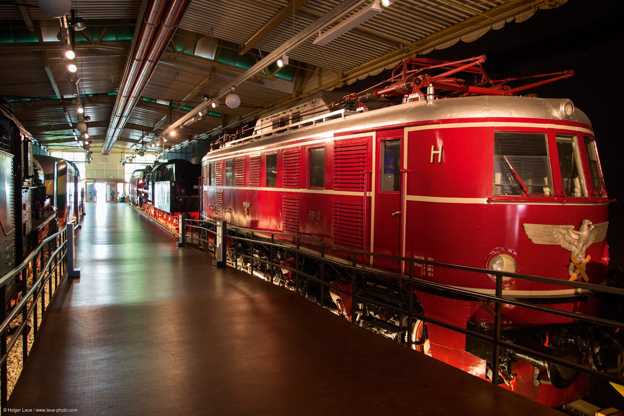 Schnellzug-Lokomotive E 19 12 im DB Museum