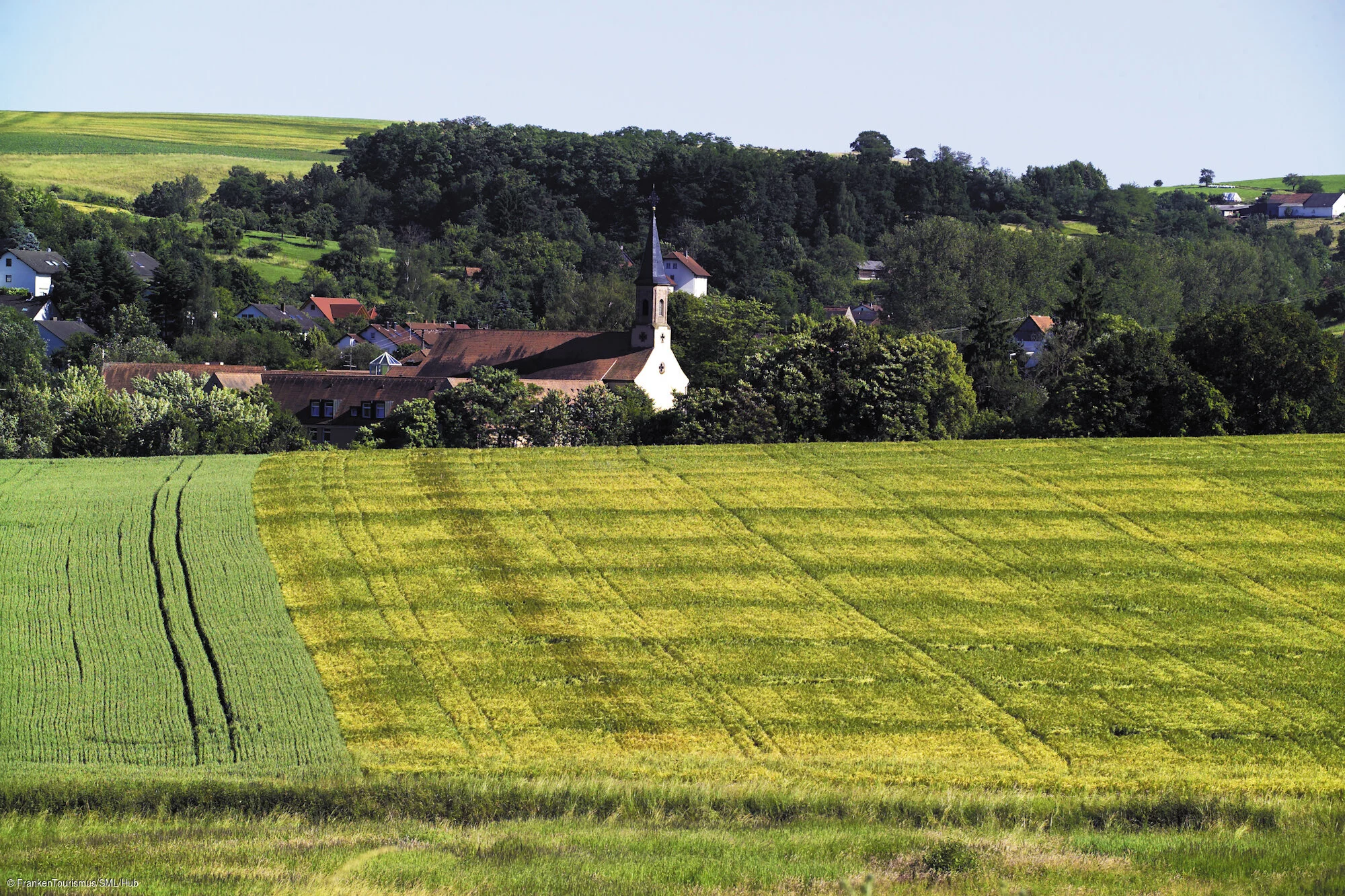 Schmerlenbach mit Blick aufs Kloster