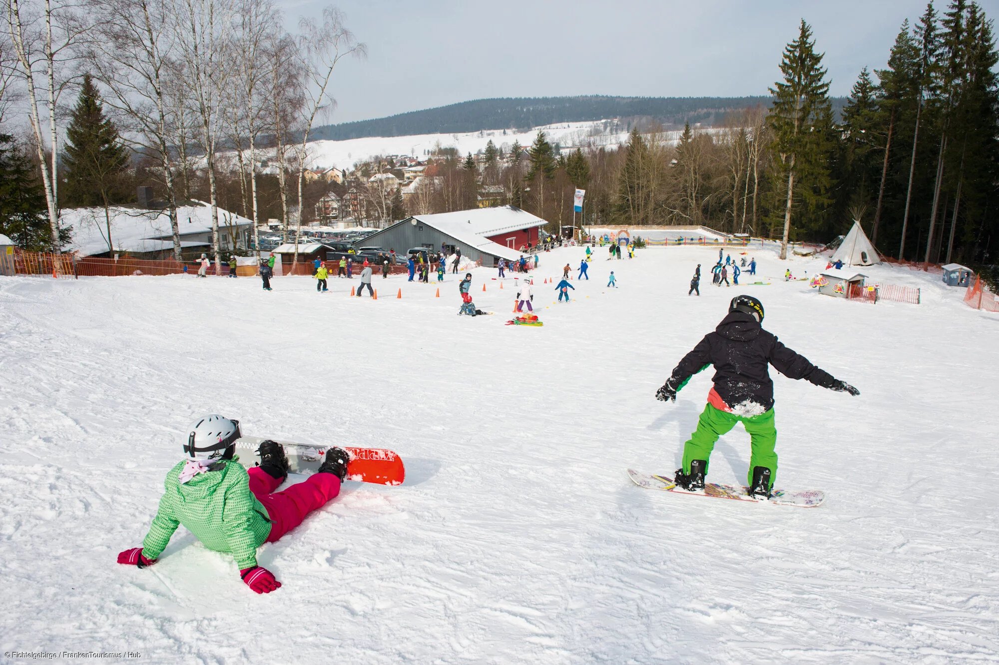 Kinder bei der Skischule Nordbayern an der Talstation Nord
