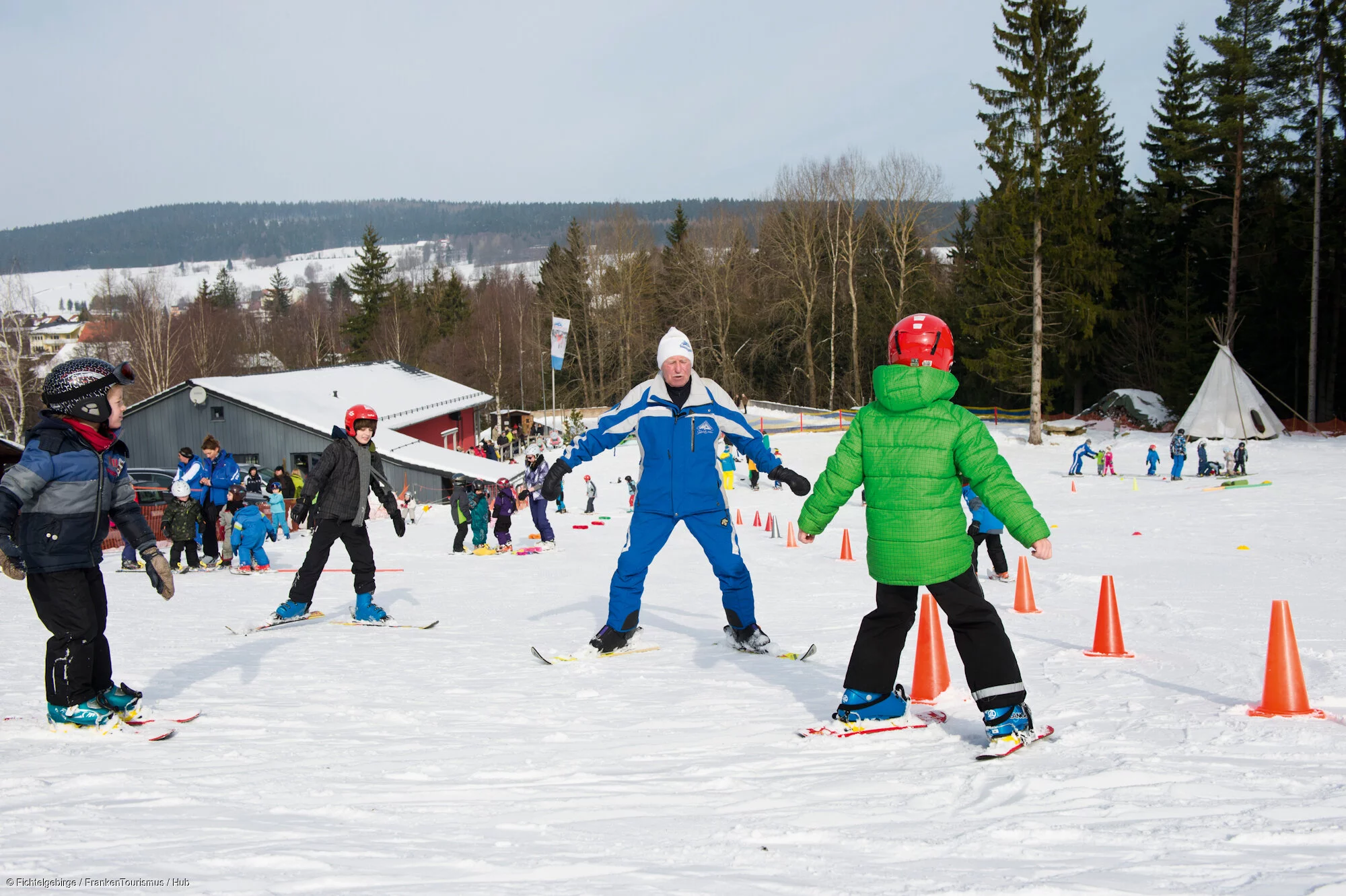 Kinder bei der Skischule Nordbayern an der Talstation Nord