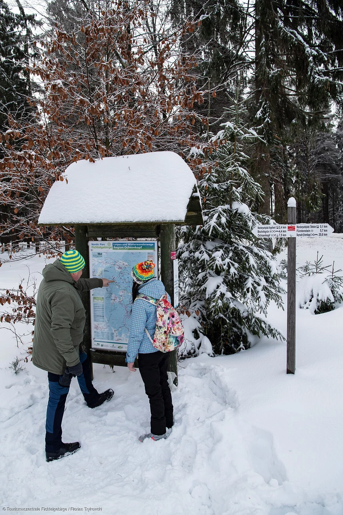 Winterwandern Wegweiser Infotafel