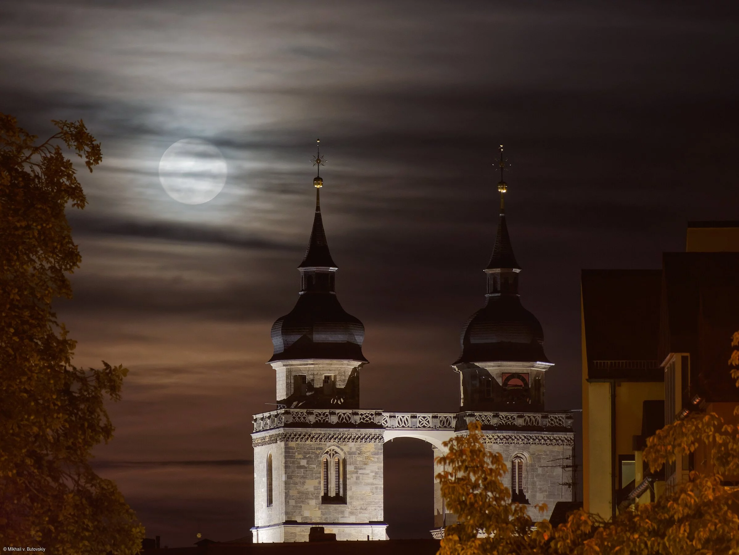 Stadtkirche - Türme bei Nacht