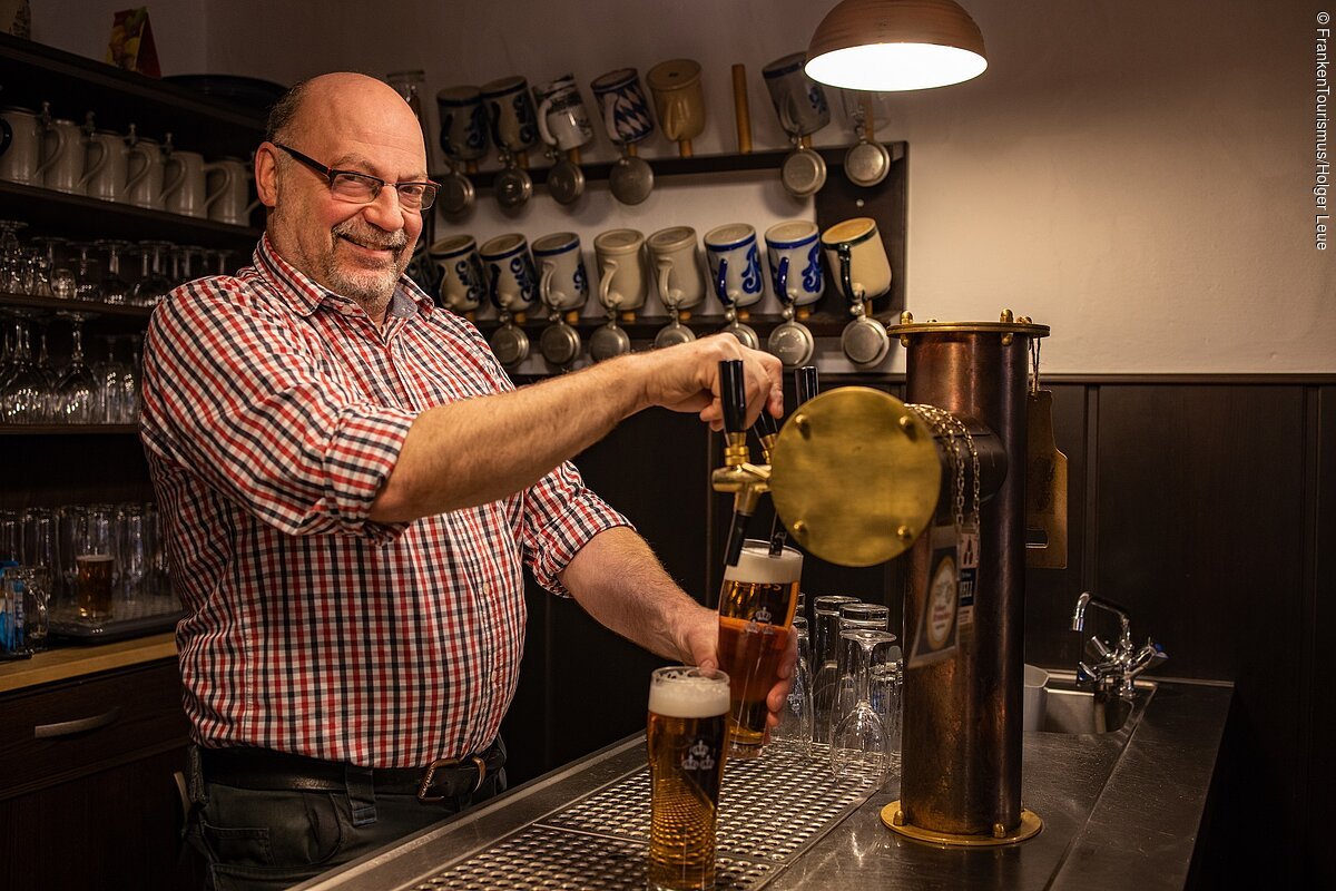 Brewmaster Josef Lindner of Brauerei Drei Kronen brewery, Scheßlitz, Franconia, Bavaria, Germany